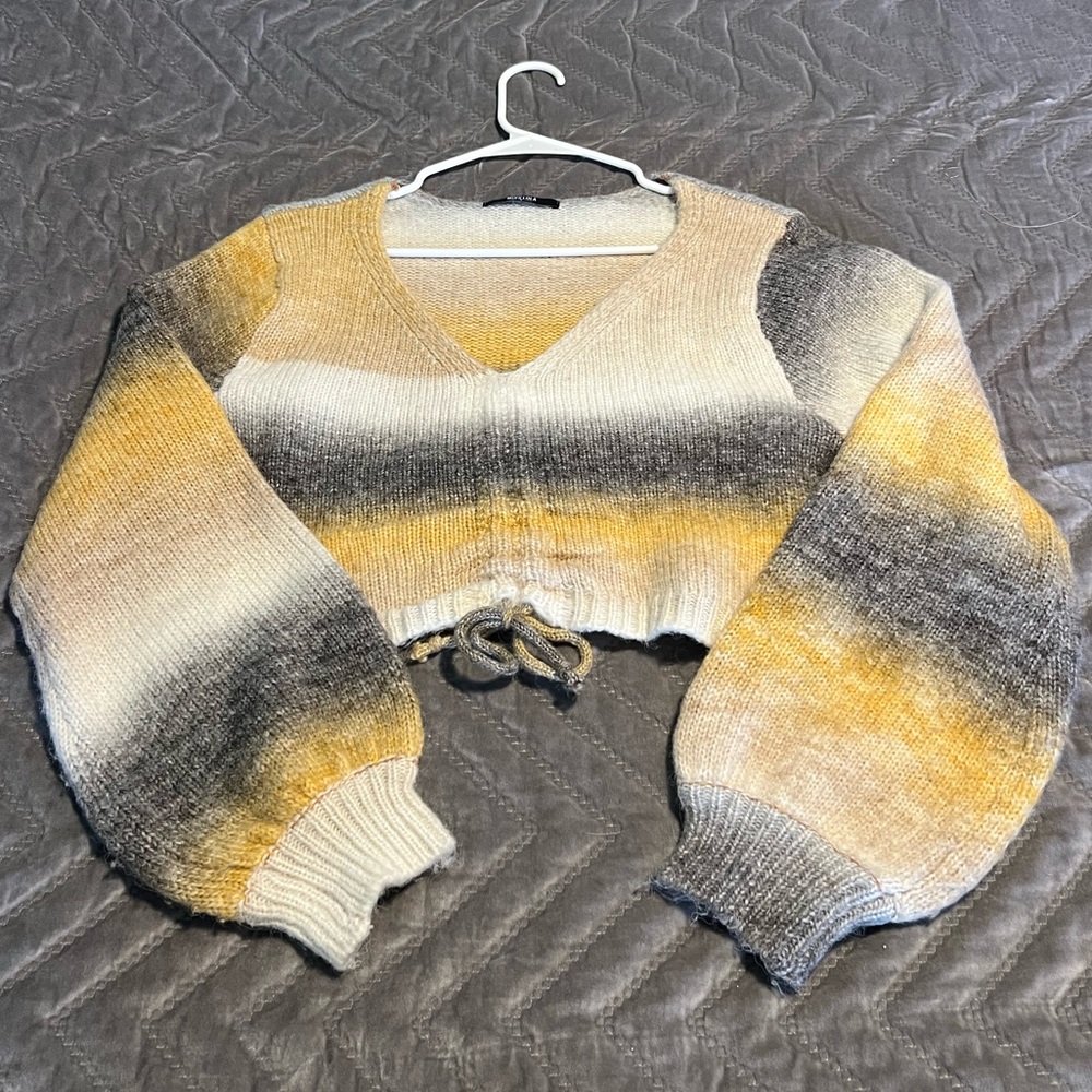 MISSLOLA | Cropped Balloon Sleeve Sweater Top